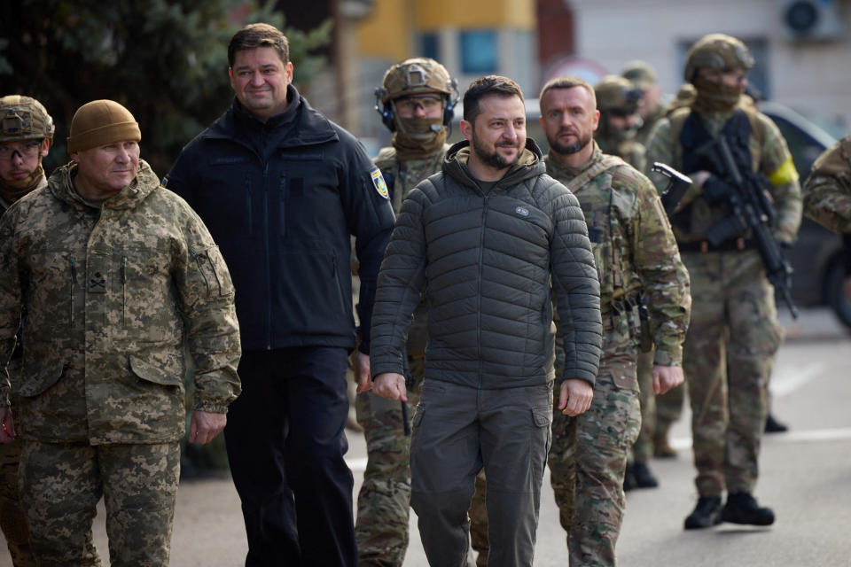 Ukraine's President Volodymyr Zelenskiy visits Kherson, Ukraine November 14, 2022.  Ukrainian Presidential Press Service/Handout via REUTERS ATTENTION EDITORS - THIS IMAGE HAS BEEN SUPPLIED BY A THIRD PARTY.