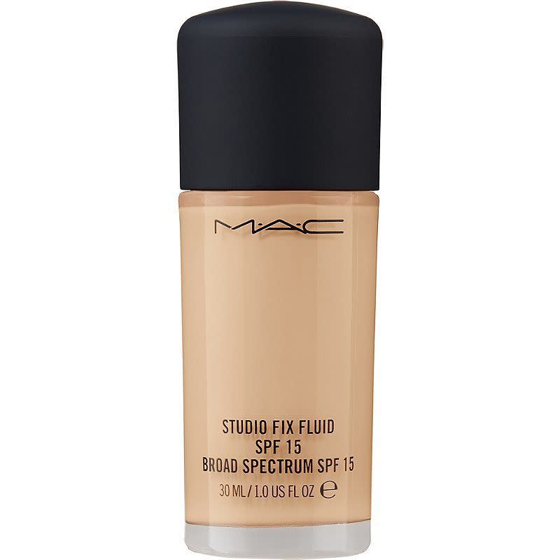 20) Studio Fix Fluid SPF 15