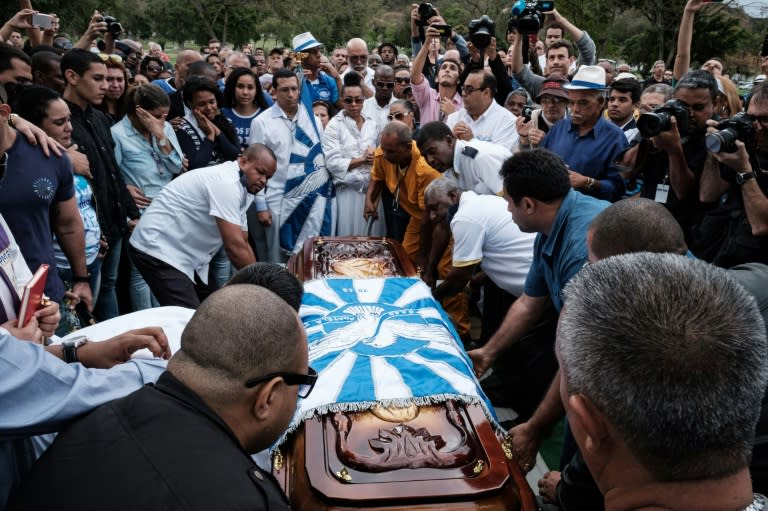 People attend the funeral of Marcos Vieira de Souza, known as "Falcon", a Progressive Party (PP) candidate for Rio de Janeiro city councillor, at the Jardim da saudade cemetery in Rio de Janeiro on September 27, 2016 after he was shot dead