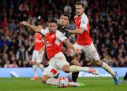 Football - Arsenal v Liverpool - Barclays Premier League - Emirates Stadium - 24/8/15 Arsenal's Olivier Giroud misses a chance to score as Liverpool's Dejan Lovren looks on Action Images via Reuters / Tony O'Brien Livepic