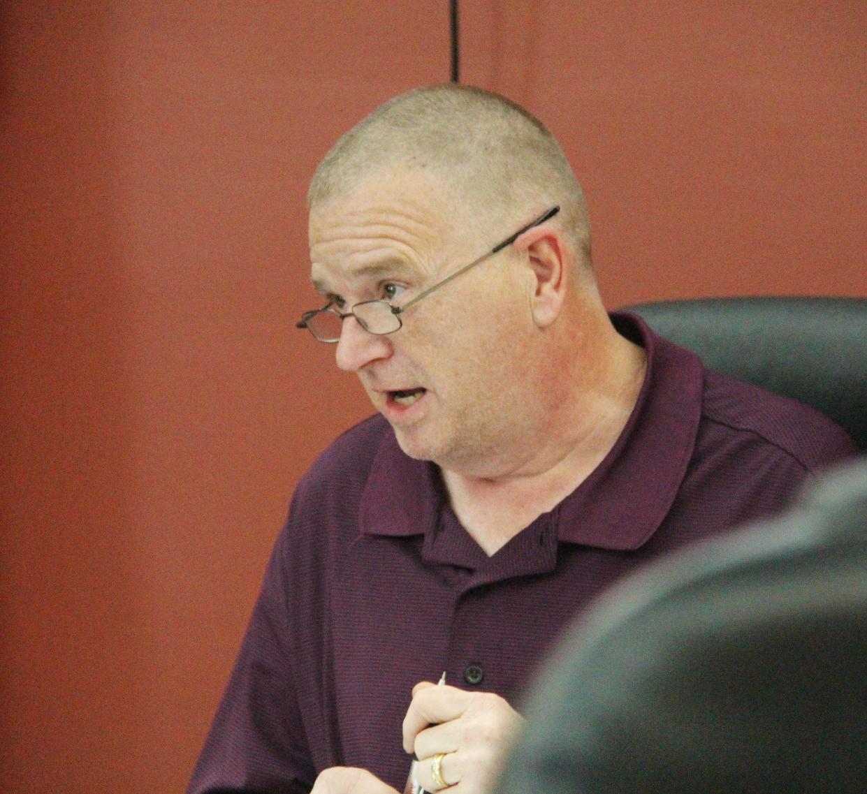 Chenoa Mayor Chris Wilder makes a point during discussion at Tuesday's city council meeting.