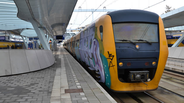 A DM-90 train in Arnhem