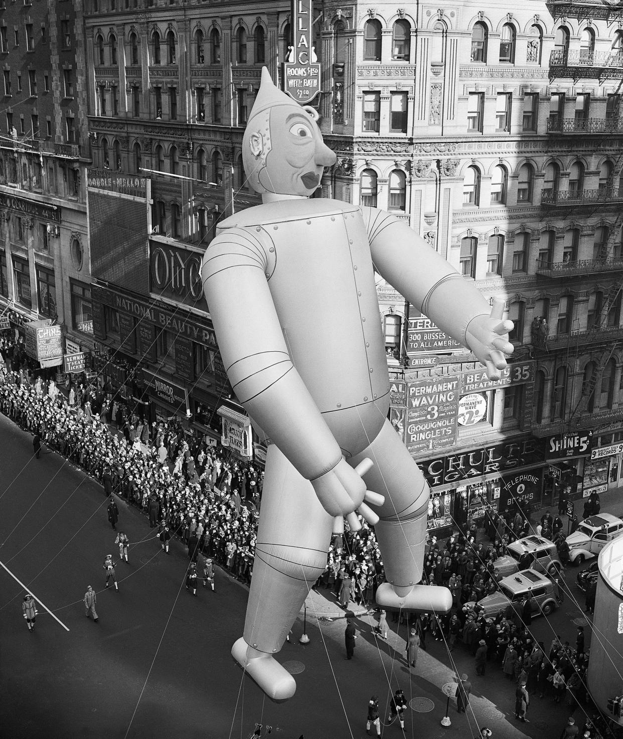 Tin-Man from the "Wizard of Oz," viewed from the sixth story of a Times Square building
