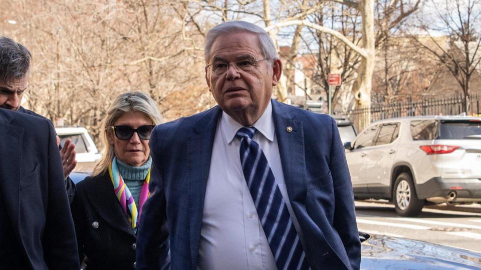 PHOTO: Sen. Bob Menendez arrives with his wife Nadine Menendez at Manhattan Federal Court, in New York, for his arraignment, March 11, 2024.  (Adam Gray/AFP via Getty Images)