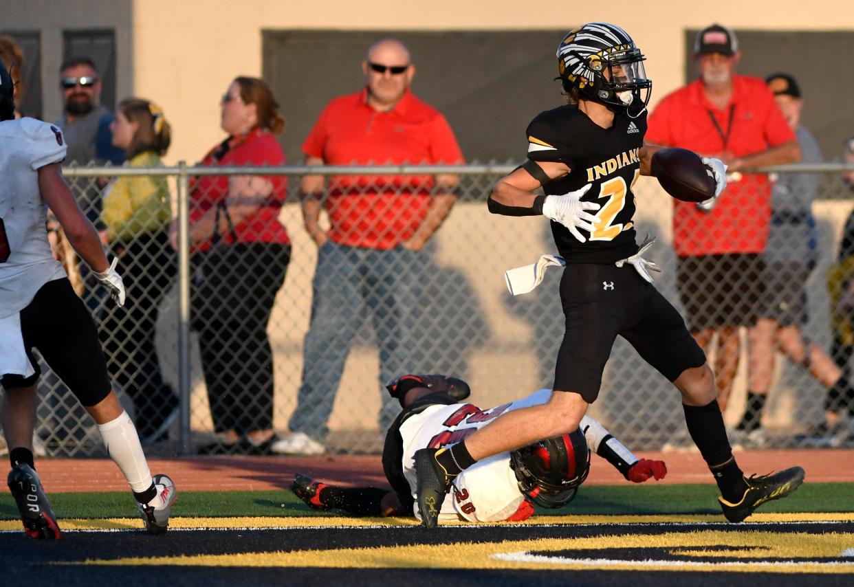 Seminole's Cuyler Cramer scores a touchdown against Shallowater, Friday, Sept. 2, 2022, at Wigwam Stadium in Seminole. Shallowater won, 40-27.