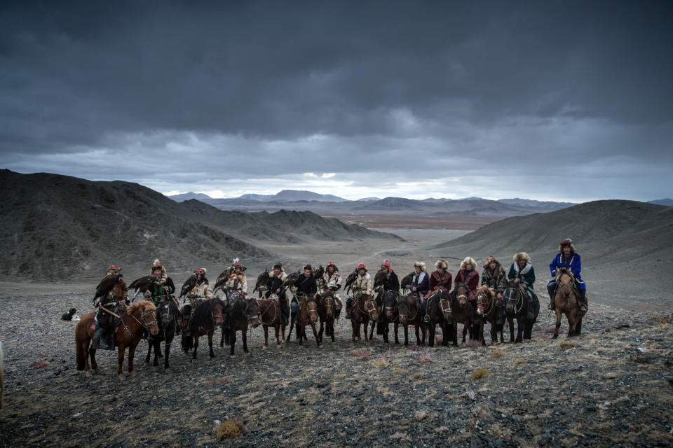 <p>The photos show a group of 10 eagle hunters travelling between West and South Mongolia and across the Gobi Desert. (Photo: Daniel Kordan/Caters News) </p>