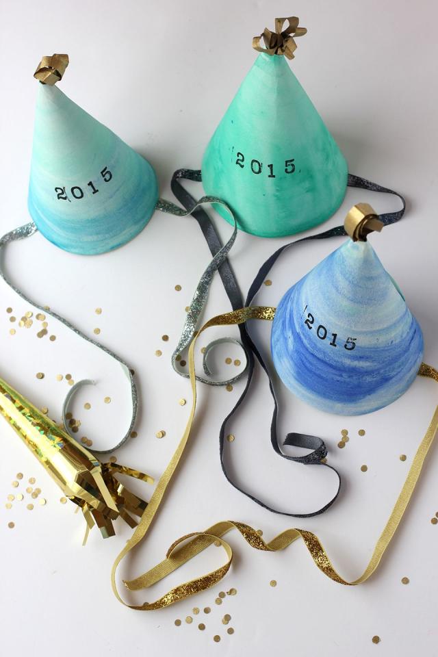 This Glittering DIY Garland Is a Must for Your New Year's Eve 2024 Party