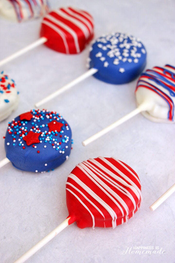 <p>These yummy candy melt Oreo pops look so professional that your guests won't believe you made them yourself. </p><p><strong><em>Get the tutorial from <a href="https://www.happinessishomemade.net/patriotic-oreo-pops-for-4th-of-july/" rel="nofollow noopener" target="_blank" data-ylk="slk:Happiness is Homemade;elm:context_link;itc:0;sec:content-canvas" class="link ">Happiness is Homemade</a>. </em></strong></p>