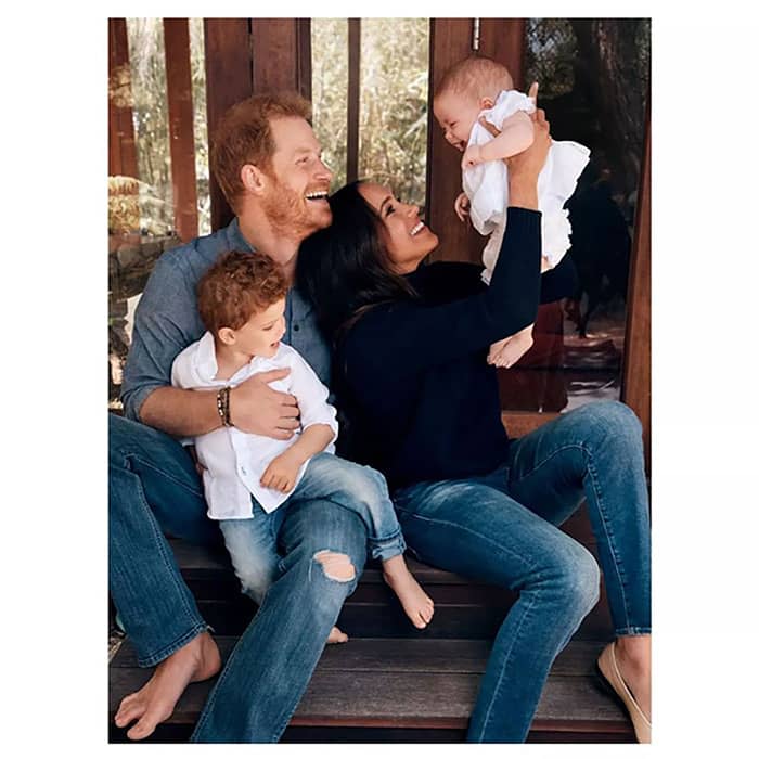 meghan-markle-prince-harry-christmas-card-family