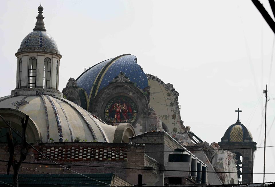 <p>CIUDAD DE MÉXICO Earthquake/Terremoto-CDMX.- 25 de septiembre de 2017. Vista desde el exterior de la iglesia de Nuestra Señora de los Ángeles ubicada en la colonia Guerrero, delegación Cuauhtémoc, donde se observa el desprendimiento de una parte de la cúpula tras el terremoto que cimbró a esta capital el pasado 19 de septiembre. Foto: Agencia EL UNIVERSAL/Lucía Godínez/EVZ </p>