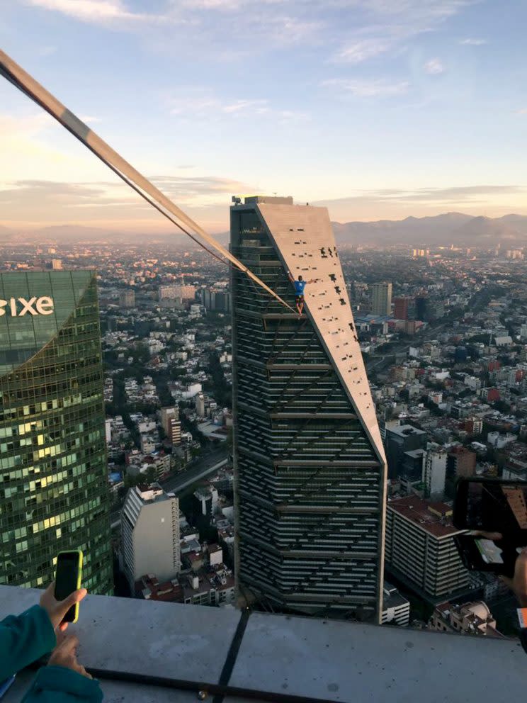 The wire was 246m above Mexico City [CEN]