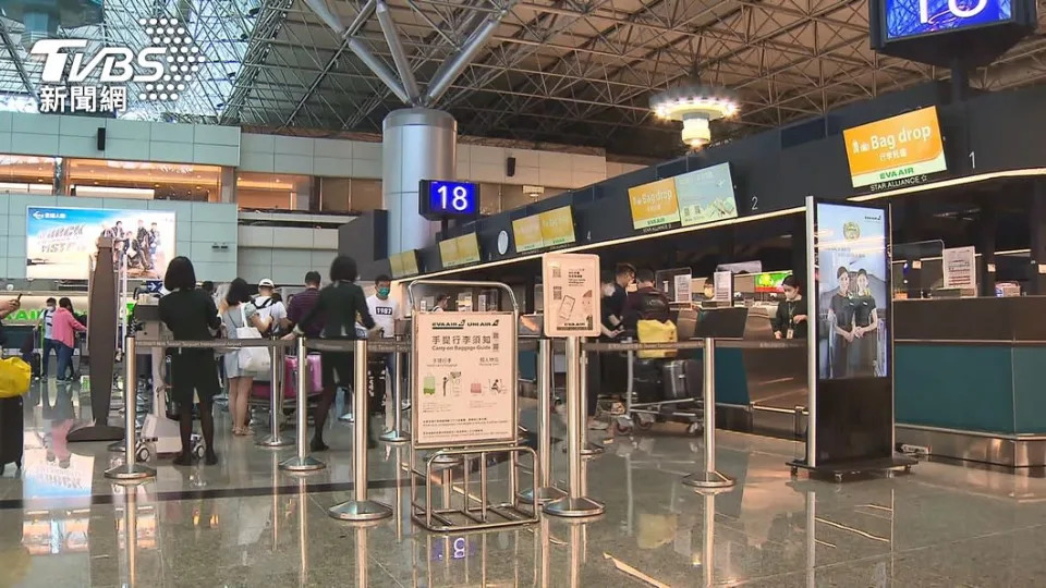 台灣29日起恢復各國互惠免簽證，有旅遊業者表示「盼很久了」。（圖／TVBS）