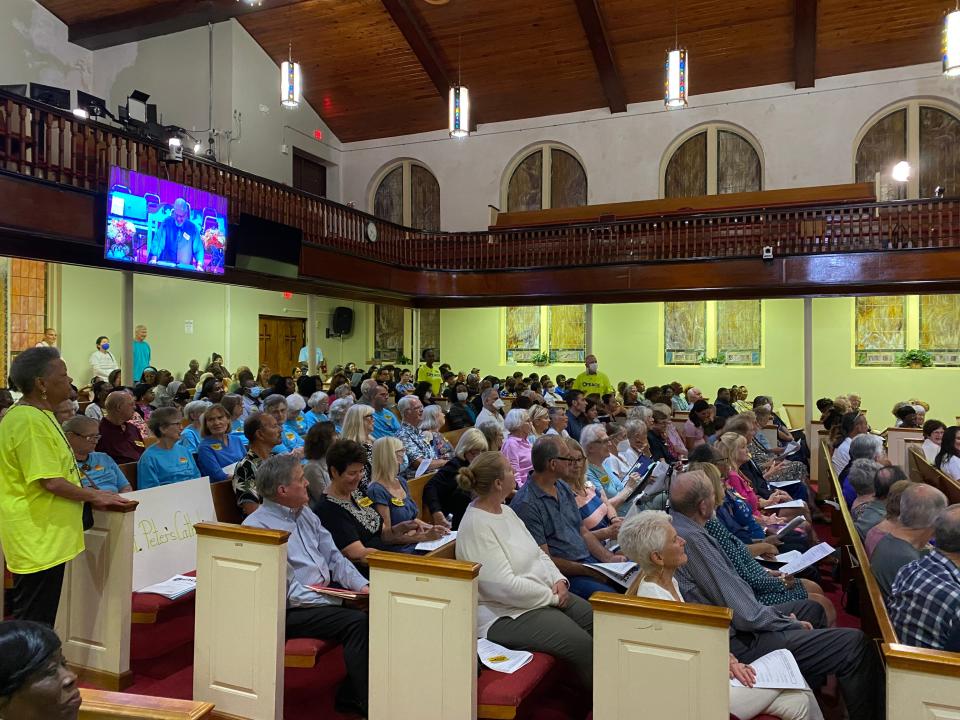 PEACE's forum agenda for Monday night included a description of what the group calls a police-community relations problem. Hundreds turned out at Tabernacle Missionary Baptist Church in West Palm Beach for the event.