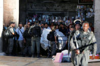 Israeli police secure the entrance to Jerusalem’s Old City, near the site of a suspected stabbing attack, August 17, 2018. REUTERS/Ammar Awad