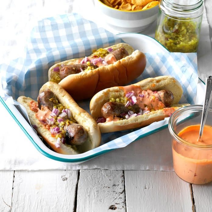 Grilled Brats With Sriracha Mayo Exps Sdjj17 166036 D02 14 2b 3