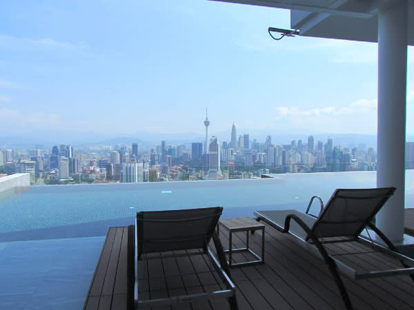 kl condo, kuala lumpur condo, infinity pool, sky pool, infinity swimming pool, infinity pool malaysia, what is infinity pool, infinity pool condo