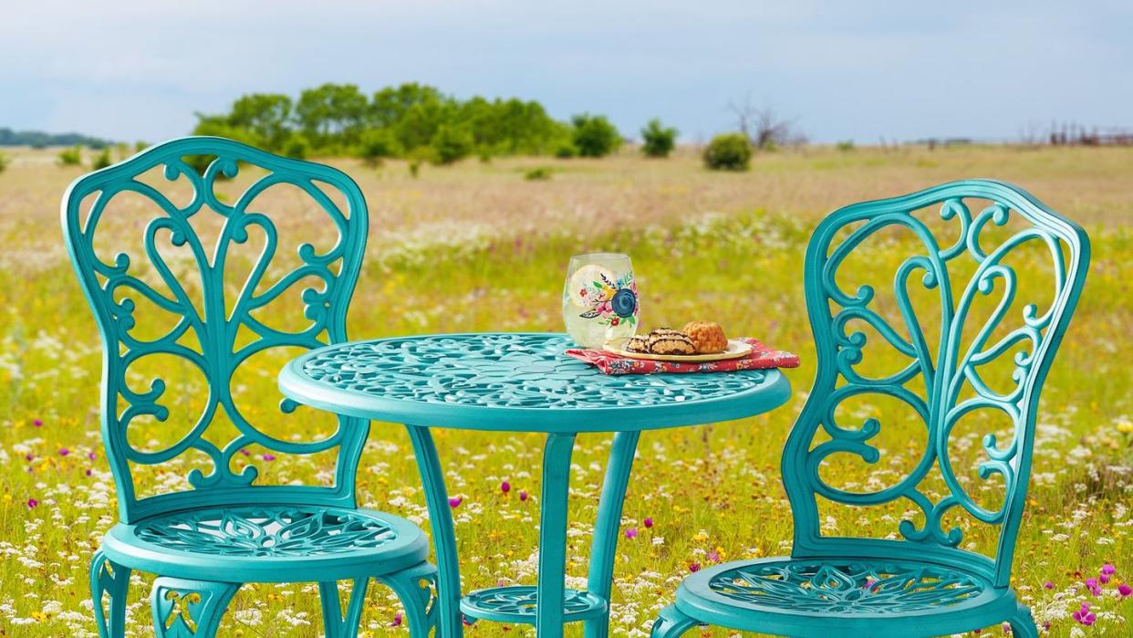 the pioneer woman bistro set