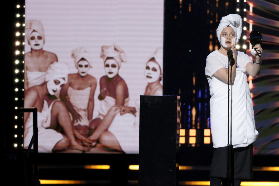 Drew Barrymore inducts the Go-Go's at Rock & Roll Hall Of Fame induction ceremony  (Michael Loccisano / Getty Images)