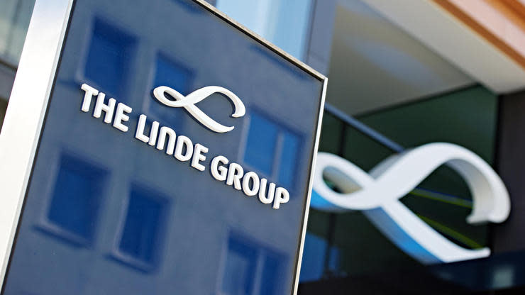 Linde und Praxair kommen bei ihrem 60 Milliarden Euro schweren Zusammenschluss voran. Beide Konzerne haben sich nun auf einen Fusionsvertrag geeinigt. Doch noch gibt es Hürden für den großen Deal des Wolfgang Reitzle..