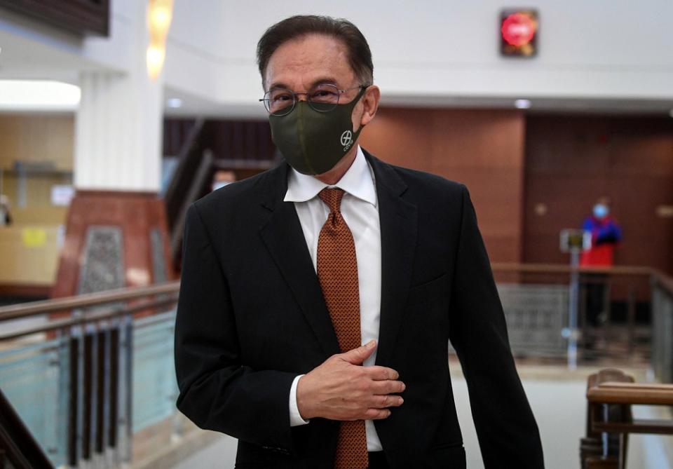 Opposition Leader Datuk Seri Anwar Ibrahim asked why the PMD needed so many ministers and was allocating for special envoys whom he said were unlikely to be effective as international travel would be limited throughout the Covid-19 pandemic. — Bernama pic