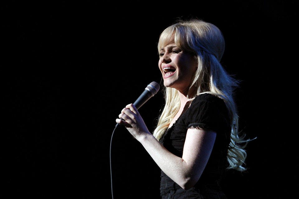 SYDNEY, AUSTRALIA - MARCH 26:  Singer Duffy performs on stage at the Sydney Opera House on March 26, 2009 in Sydney, Australia.  (Photo by Graham Denholm/Getty Images)