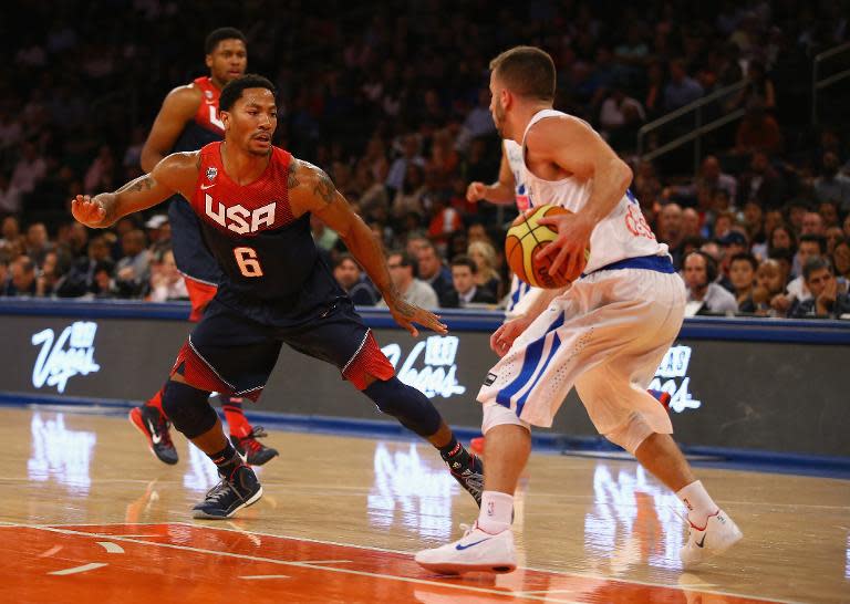 Derrick Rose of the USA defends during the game against Puerto Rico at Madison Square Garden on August 22, 2014