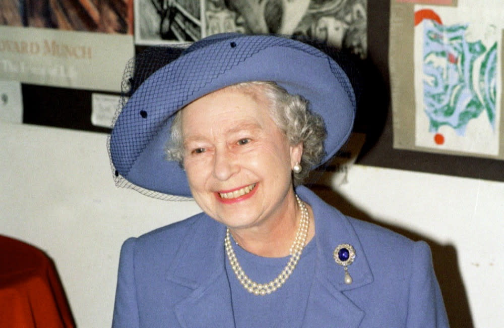 Queen Elizabeth II - Cup Of Tea During A Visit To The Grey Coat Hospital - 1998 - Getty