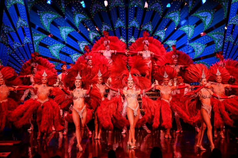 The Moulin Rouge pulls in around 600,000 visitors every year (Christophe ARCHAMBAULT)