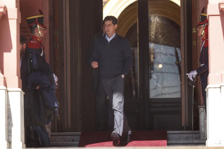 Guardia en casa Rosada.  Wado de Pedro