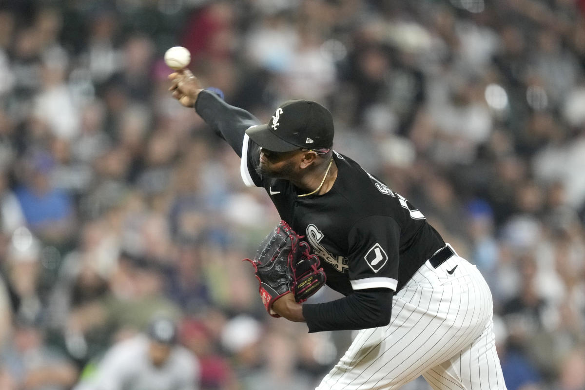 White Sox top Yankees 9-2 behind strong outing from Clevinger