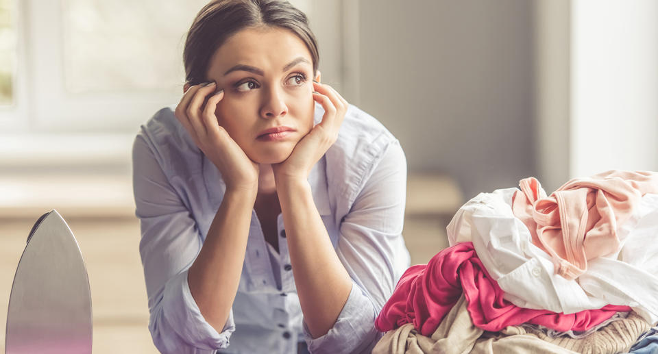 Wer stellt sich schon gerne ans Bügelbrett, wenn es doch viel einfacher gehen kann? (Bild: Getty Images)