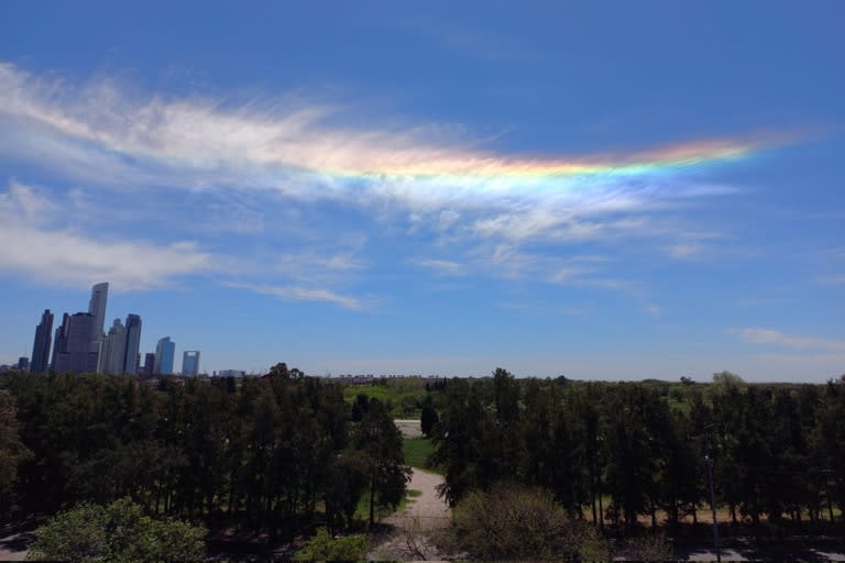 El fenómeno óptico inundó el cielo del AMBA