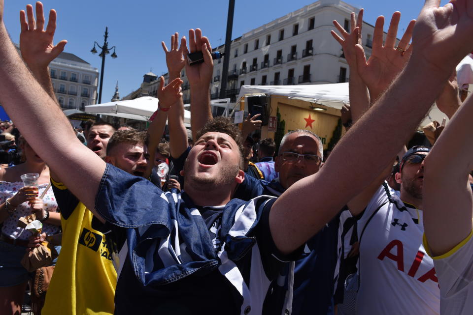  Tottenham fans are seen shouting slogans at the central square.
Liverpool and Tottenham fans gather at the squares in central Madrid ahead of the UEFA Champions League Final between Liverpool F.C. (UK) and Tottenham Hotspur F.C. (UK), which will be celebrated on Saturday, June 1 2019 at Wanda Metropolitano stadium in Madrid. (Photo by John Milner / SOPA Images/Sipa USA) 