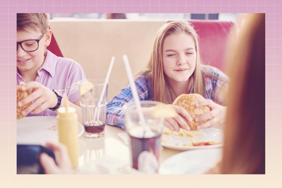 teens eating fast food