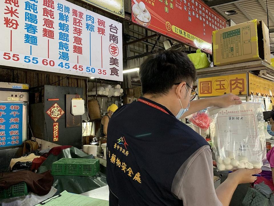 中市食安處抽驗冬季湯圓等應節食品，這一波96件全數合格。（圖：食安處提供）