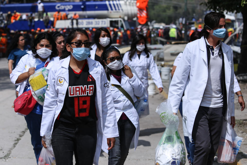 FOTOS: la fábrica destruida en México donde todos quieren ayudar