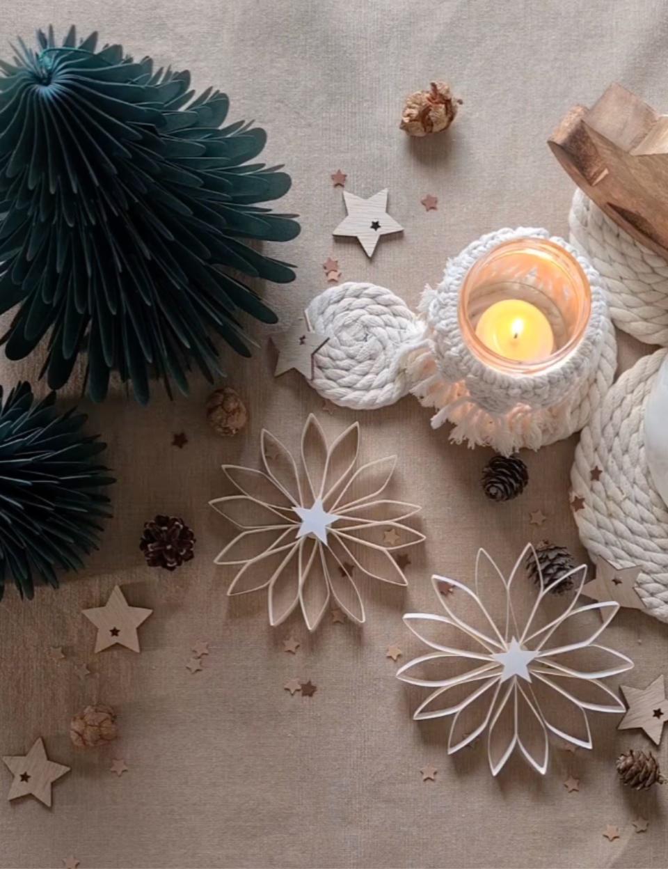 Des décorations de Noël en papier