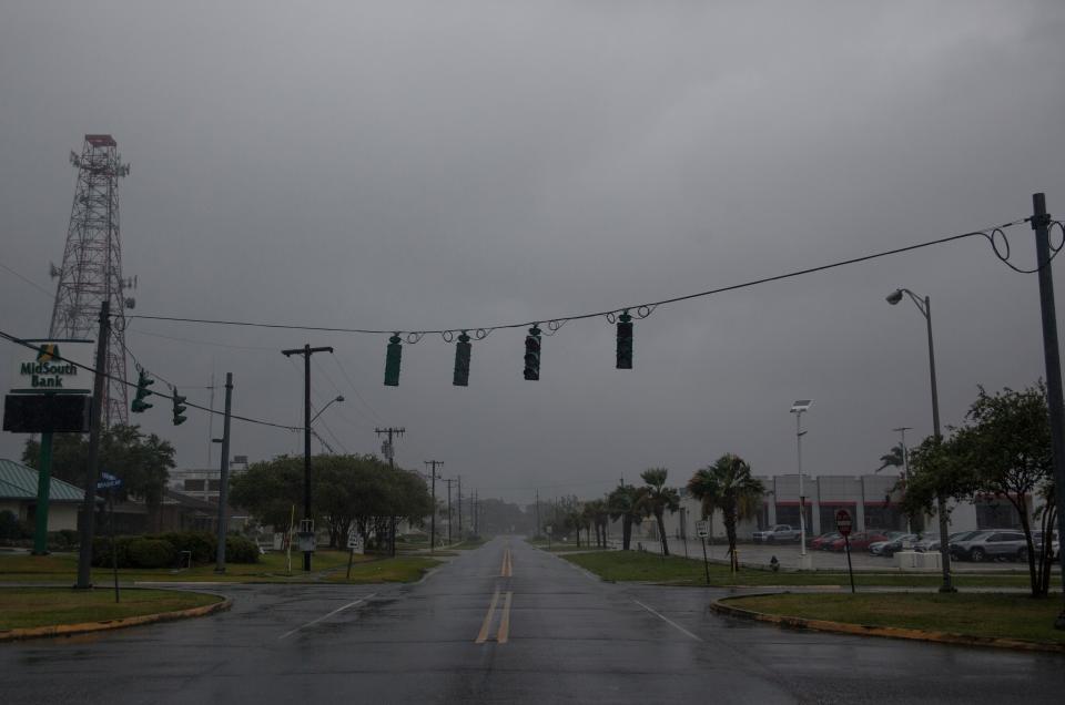 Traffic lights are seen without power in Morgan City, Louisiana ahead of Tropical Storm Barry, July 13,2019. (Photo: Seth Herald/AFP/Getty Images)