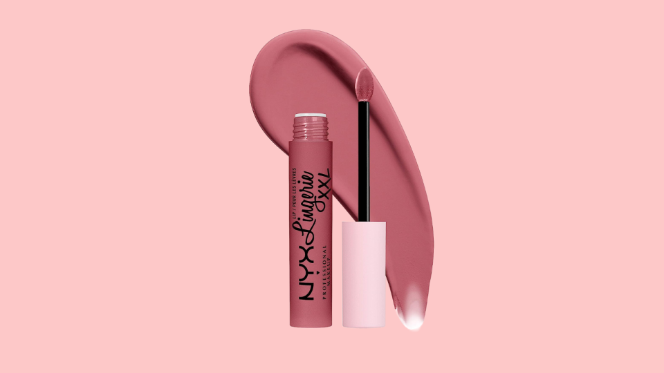 Lend your lips a color that avows to last all day with the NYX Lip Lingerie XXL Matte Liquid Lipstick.