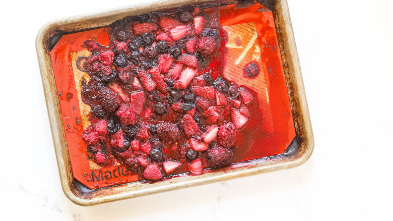 Tray with roasted berries
