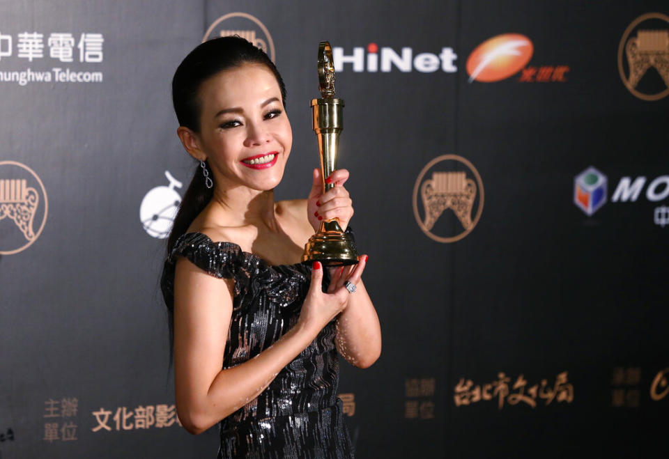 彭佳慧2016年以《大齡女子》獲最佳國語女歌手獎。（圖／美聯社）