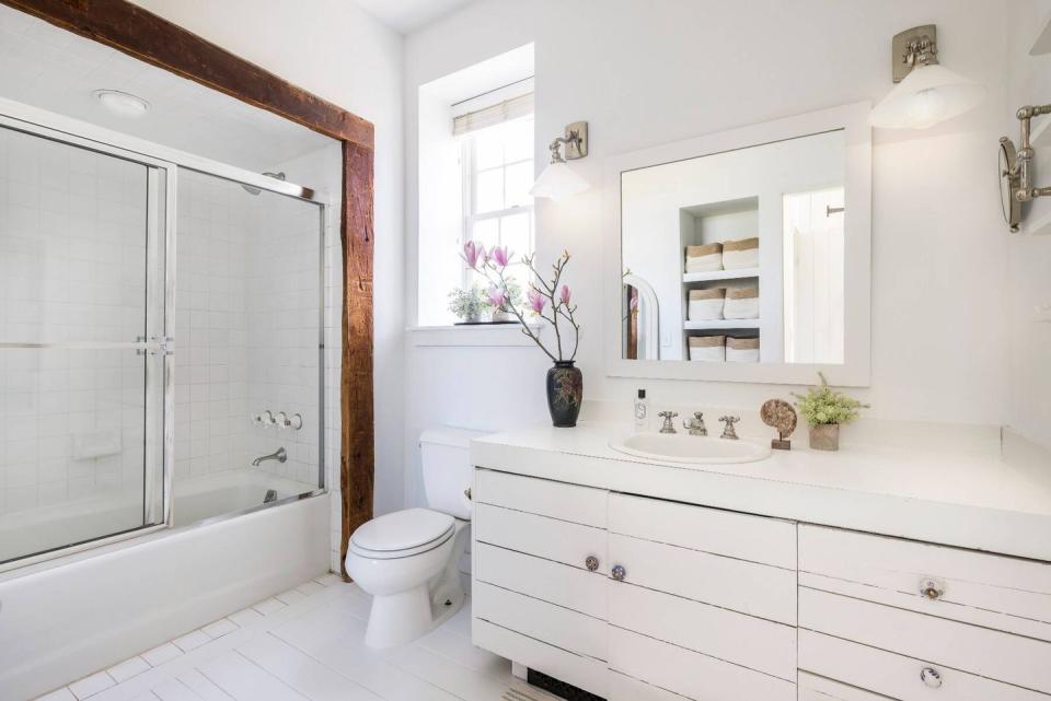 drew barrymore bathroom