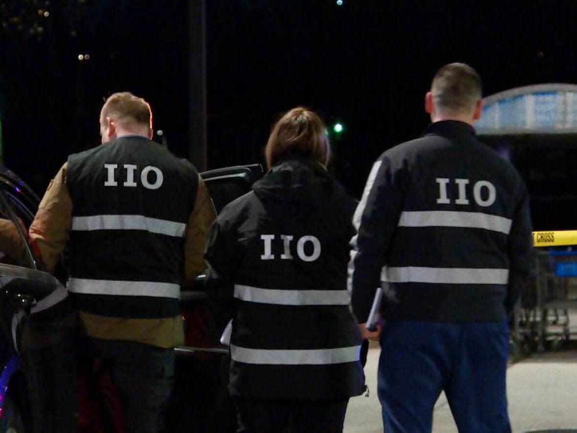 Investigators with the Independent Investigations Office of B.C., the province's police watchdog agency, at a crime scene in February 2019. The IIO was called to an incident near Barriere, B.C. on Friday night, which saw RCMP shoot and injure a man. (Gian-Paolo Mendoza/CBC - image credit)