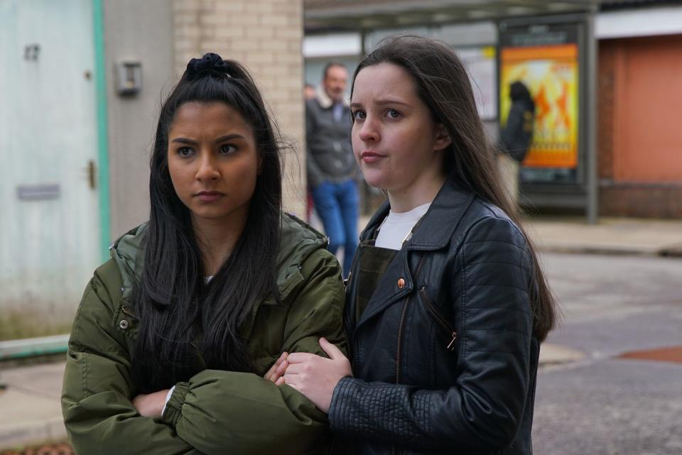 asha alahan and amy barlow in coronation street