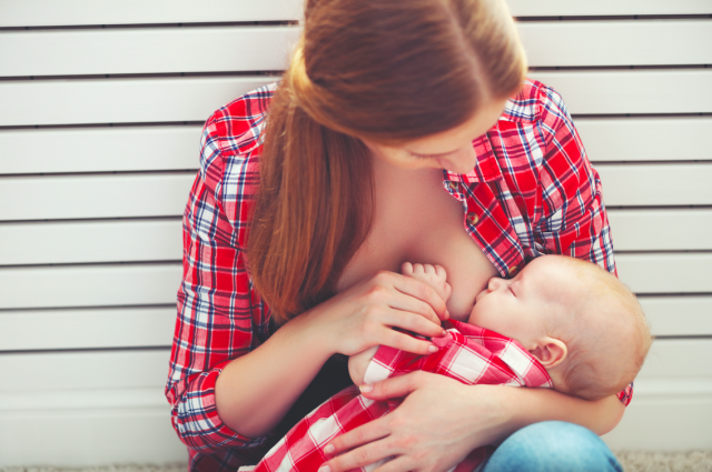 Mum shares 'breastfeeding life hack' to even out her breasts