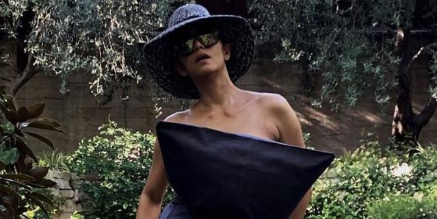 Halle Berry Just Showed Off Her Toned Butt and Legs in This Pillow