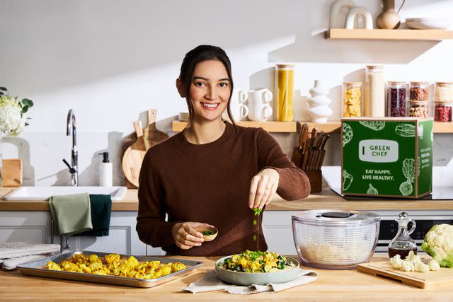 <p>Hello Fresh</p> Emily Mariko partners with Green Chef