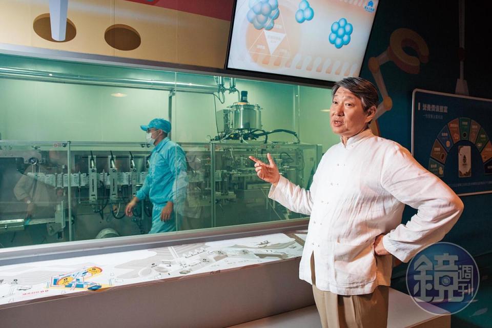 闖蕩半導體業30多年，郭智輝跨足食品業，也想標準化所有製程，因此在宜蘭和高雄建立2座工廠。