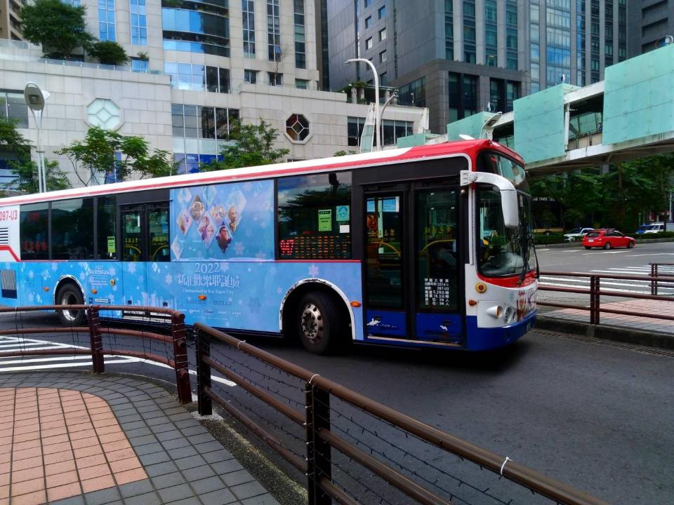 迪士尼主題公車。(示意圖)   圖：新北市交通局/提供（資料照）