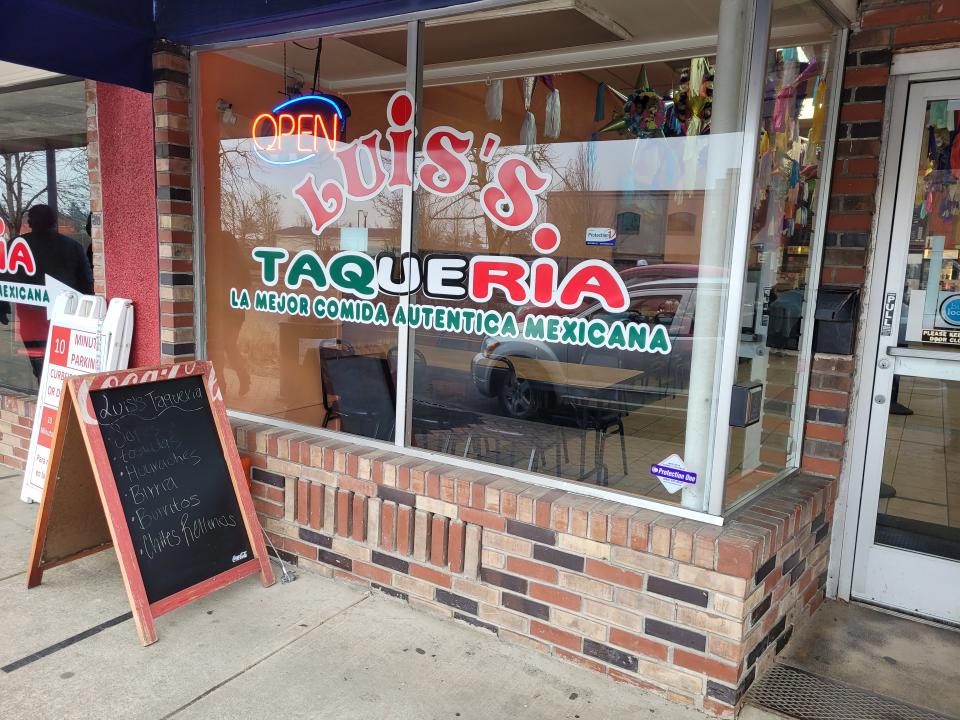 Marquesina de la taquería de Luis, en Woodburn, Oregón.